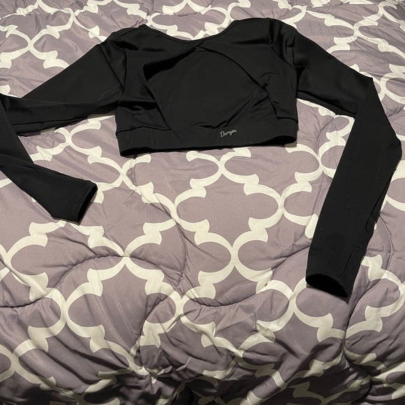 Cropped long sleeve workout top. Back is completely open. - Picture 4 of 4